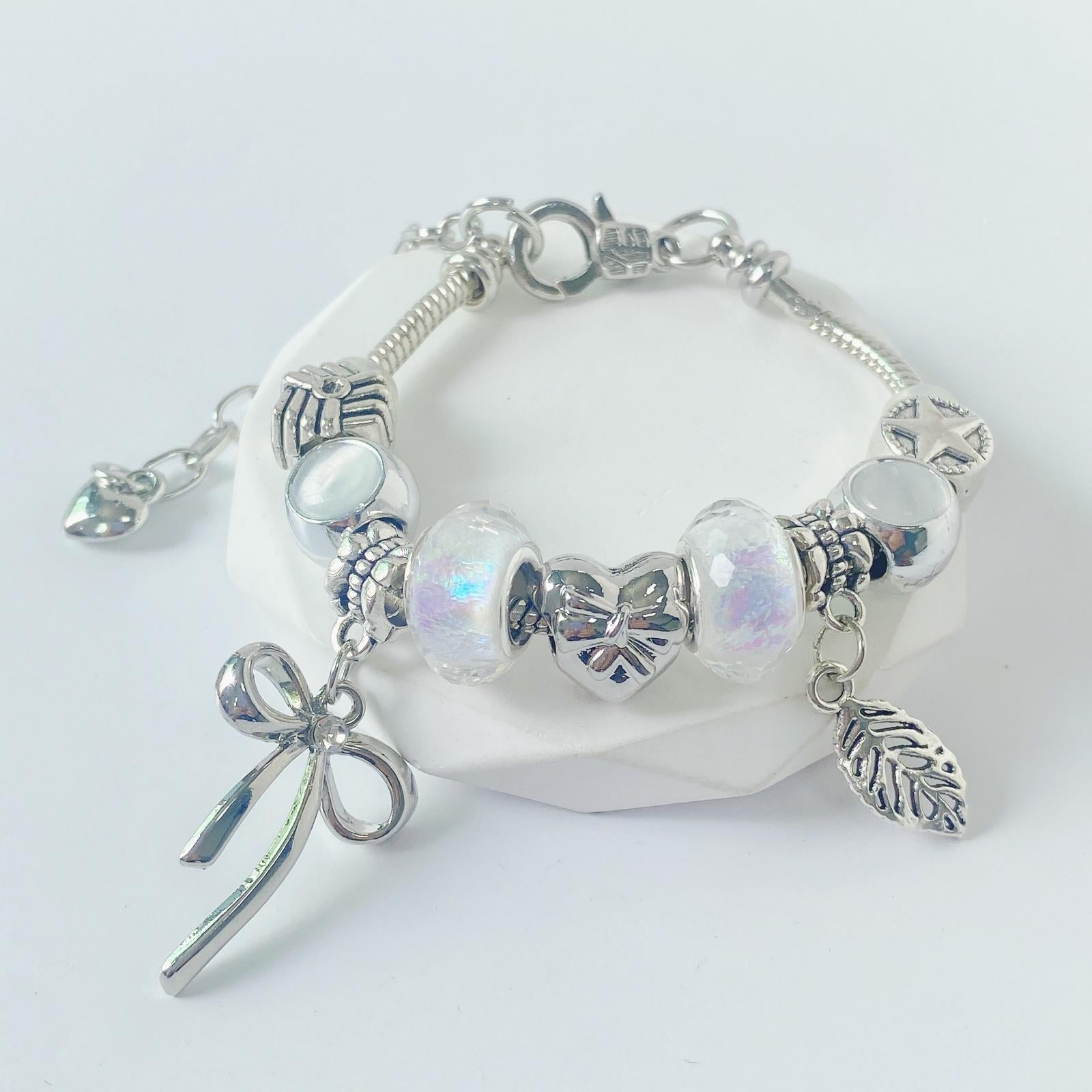 Silver bowknot