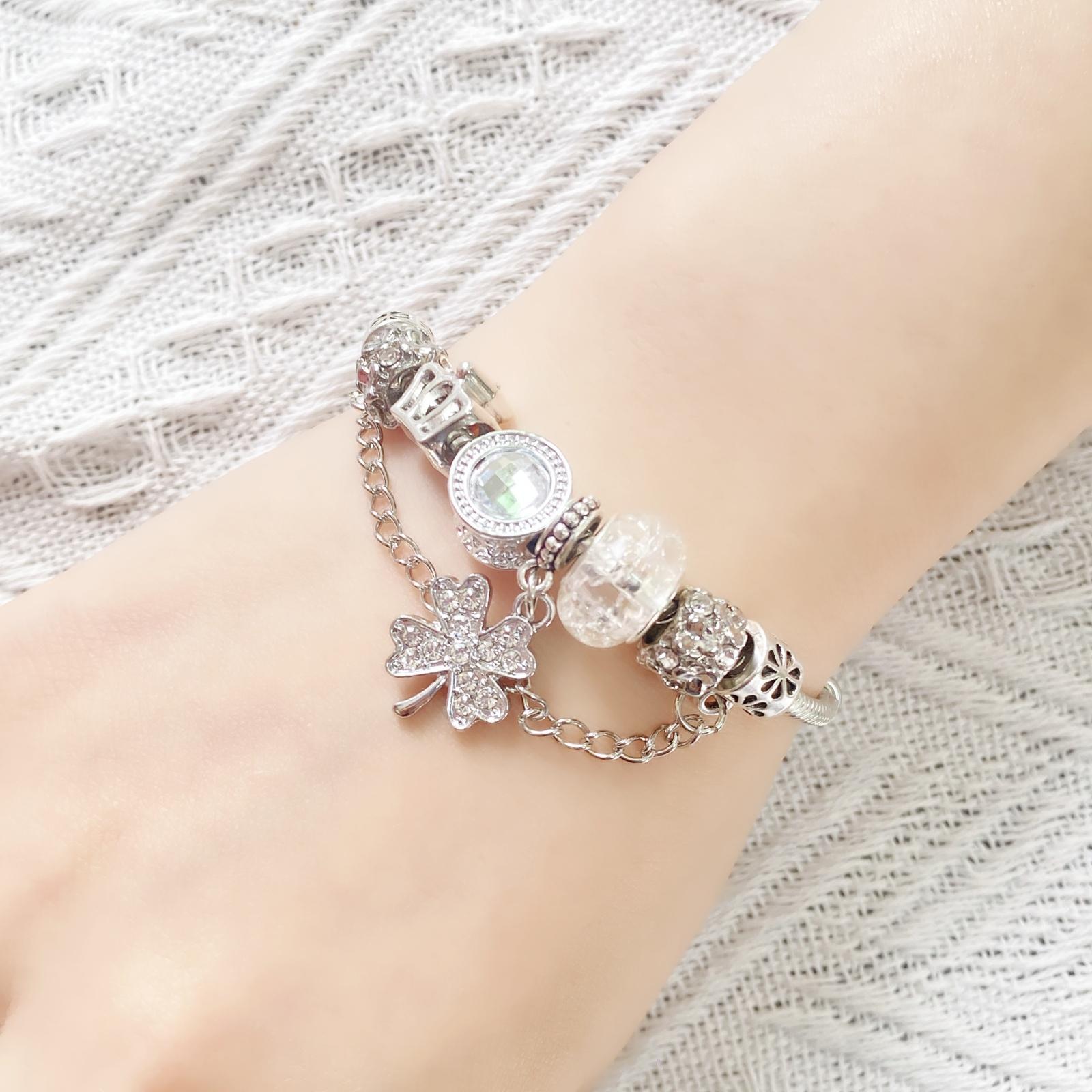 Silver clover